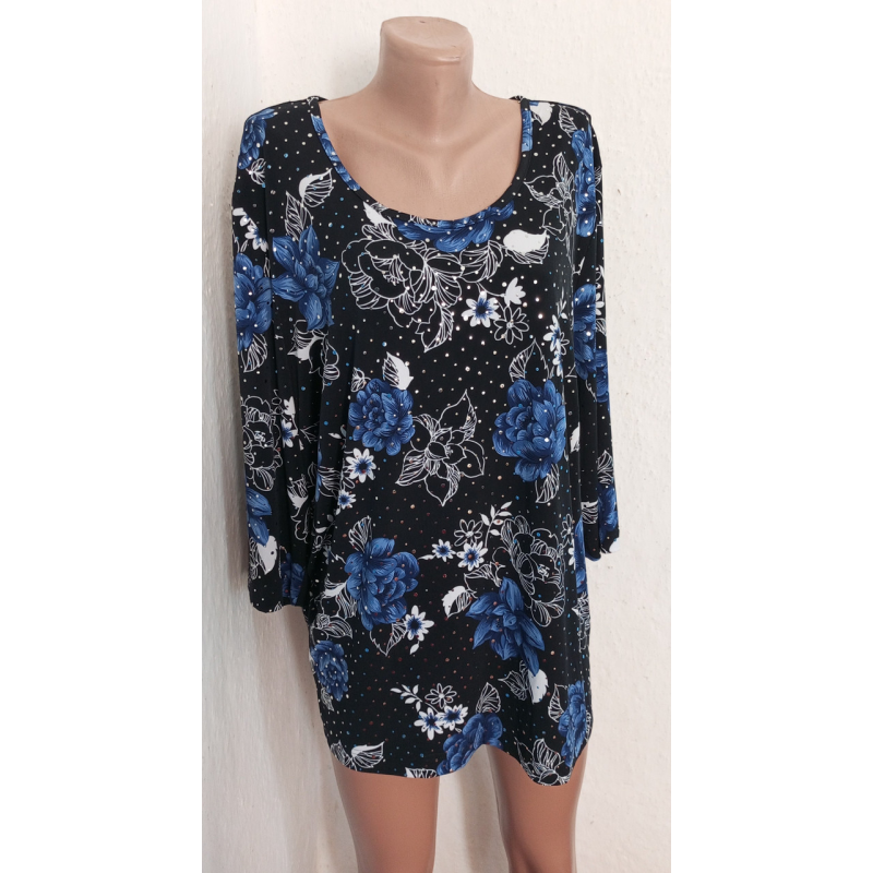 Блуза жіноча  чорна з квітами. Секонд хенд. Розмір 48-50.