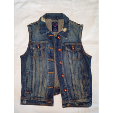 Джинсовий жилет для дівчинки.  Розмір XS.