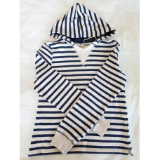 Светр з капюшоном для дівчинки.