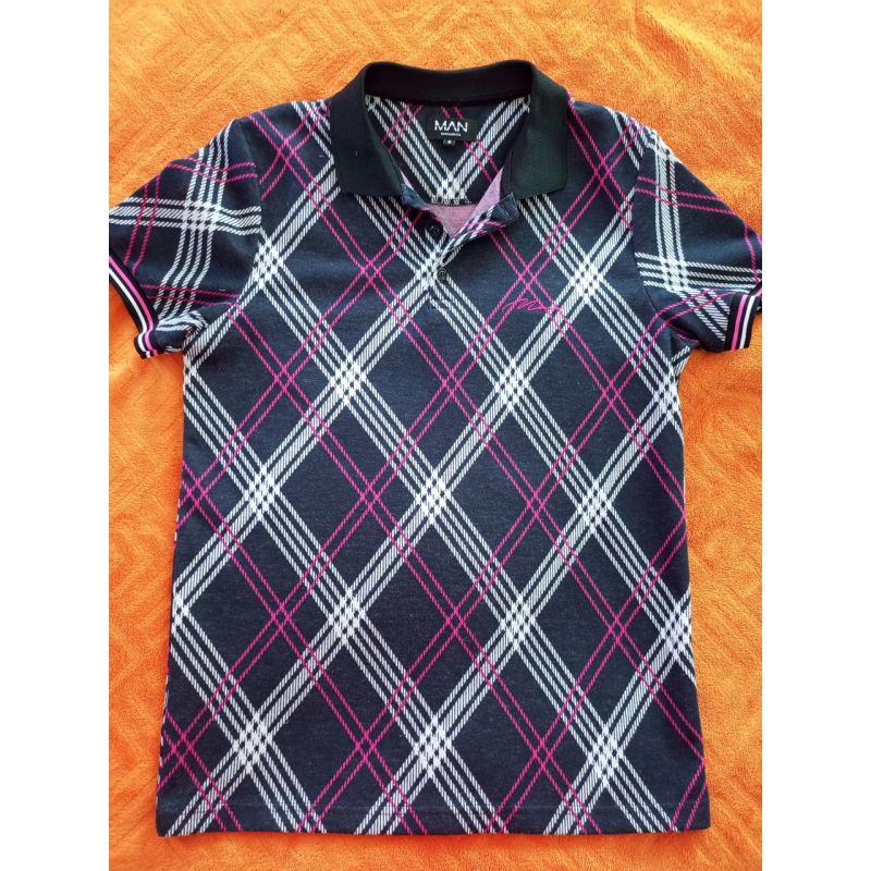 “Boohoo Man“-  чоловіча футболка. Розмір: 46-48.