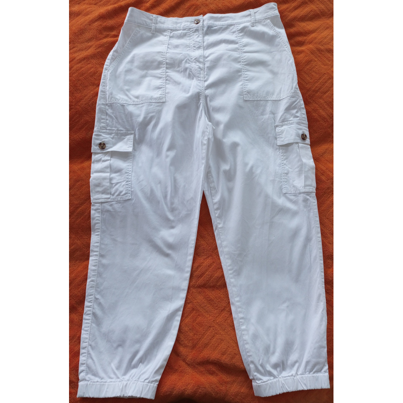 Штани жіночі “ M&S“ білі розмір 44 Штани жіночі “ M&S“ білі розмір 44