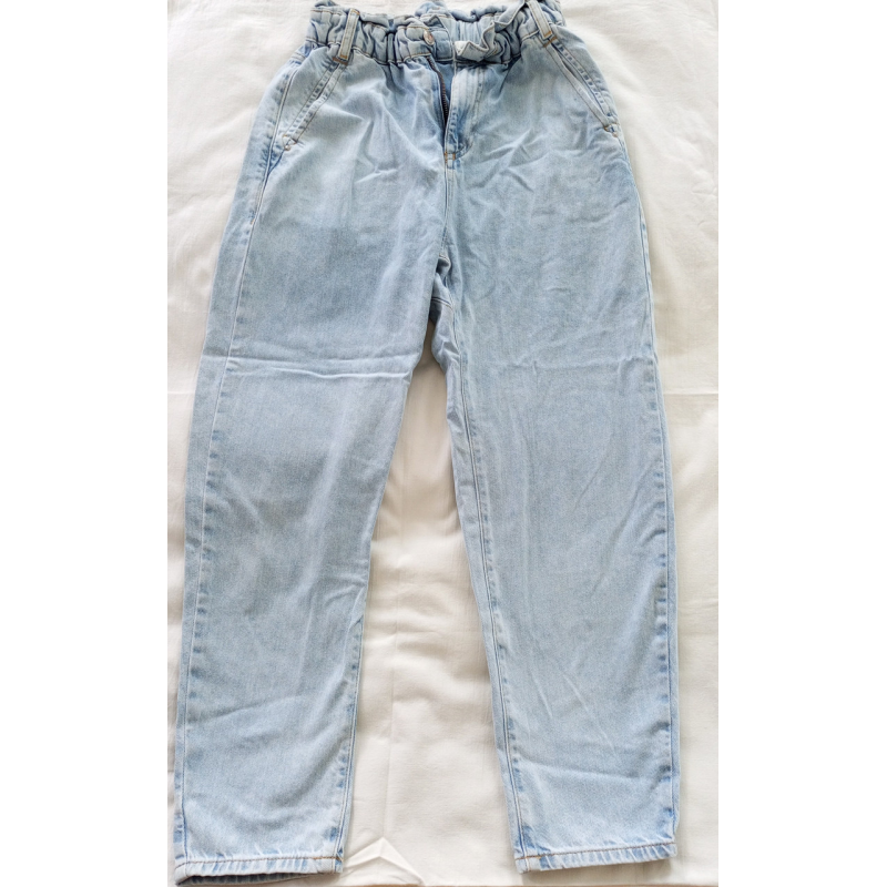 Джинси Zara  жіночі  голубі  б/в.  Розмір 46-48.