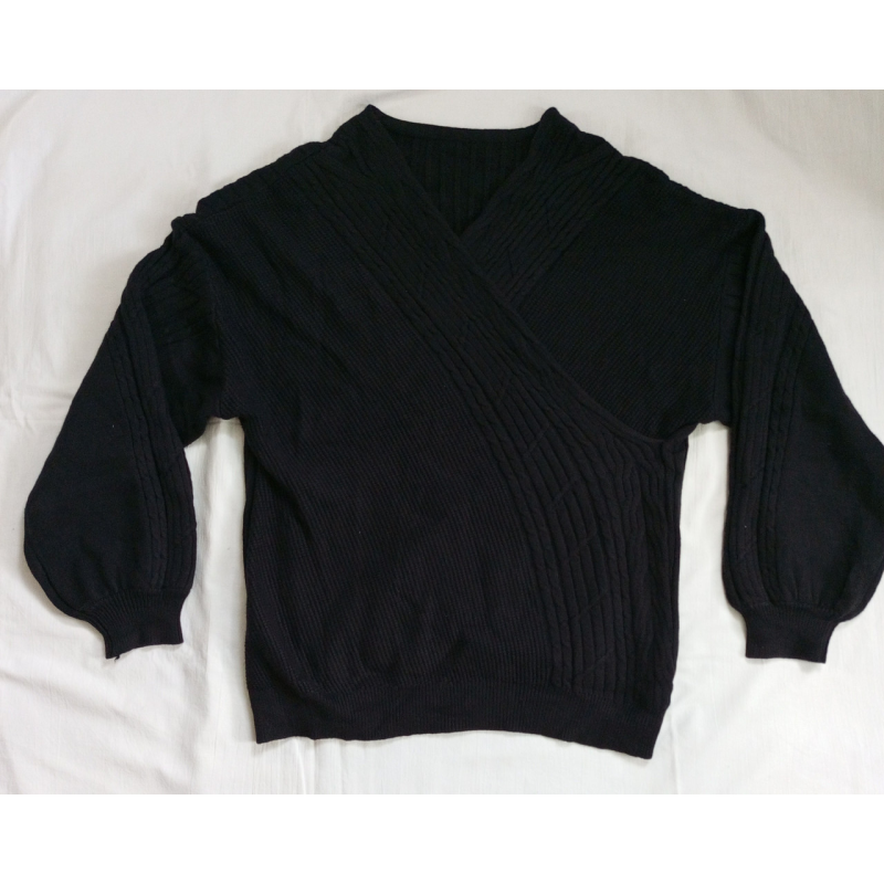 Светр жіночий   в “язаний  чорний .    Розмір   XXL.  Сток.